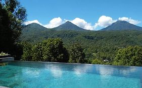 Nadya Homestay